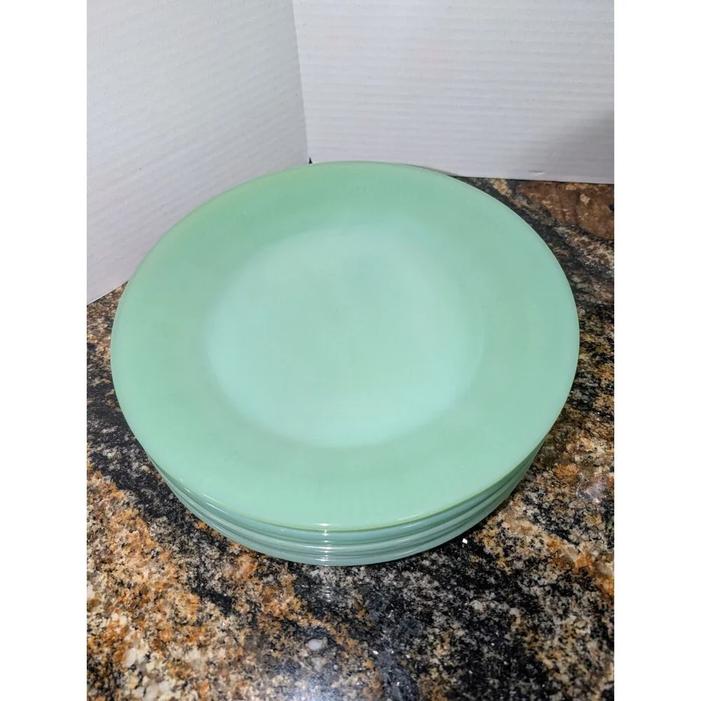 17 Piece Jadeite Kitchen Dining Set